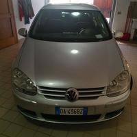 VW GOLF 2.0 TDI 5 PORTE CON CAMBIO AUTOMATICO