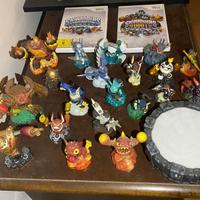 Skylanders pupazzi + piattaforma + 2 giochi Wii