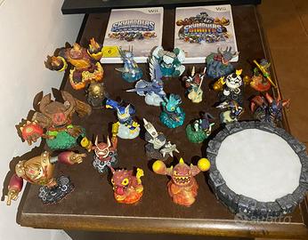 Skylanders pupazzi + piattaforma + 2 giochi Wii