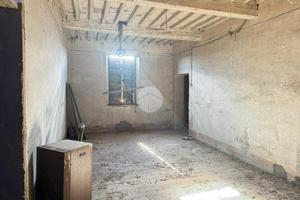 CASA DI CORTE A CASTELLUCCHIO