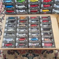 75 Modellini auto d'epoca 1/64 tutte in scatola.

