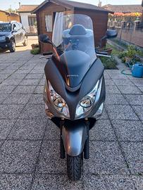 Scooter Honda SW-T400