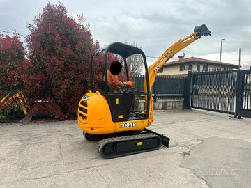 E227 - Escavatore 18 q JCB 8018