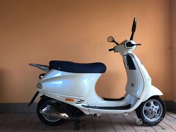 Vespa ET4 150 iscritta FMI