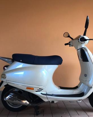Vespa ET4 150 iscritta FMI