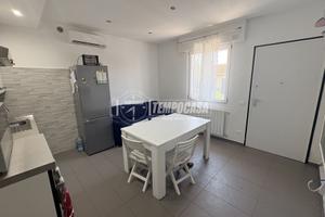 2 LOCALI ALL'ULTIMO PIANO SENZA SPESE IN CLASSE A1