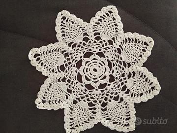   centrini ad uncinetto fatti a mano 