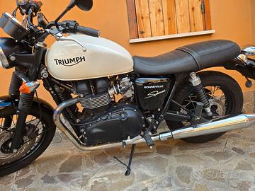 Triumph Bonneville - 2016