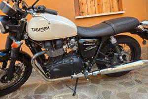 Triumph Bonneville - 2016