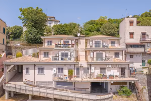 3 LOCALI A ARICCIA