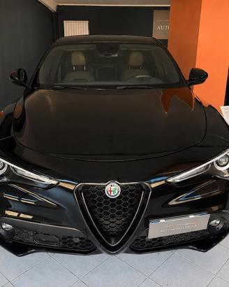 Alfa Romeo Stelvio Veloce Nero vulcano Total black