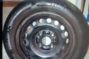 4 cerchi 175 65 14 con pneumatici