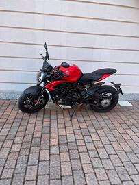 Brutale 800
