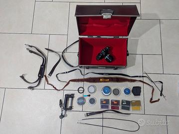 Nikon Fe + componenti e obiettivi 