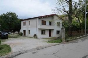 Immobile in asta di 323 m² con più di 5 locali e b