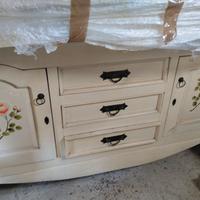 Credenza  schabby più tavolo più sedie