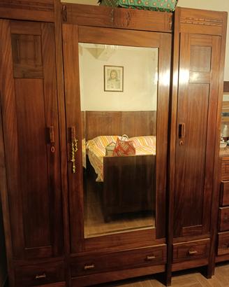 cassettone armadio e due comodini 