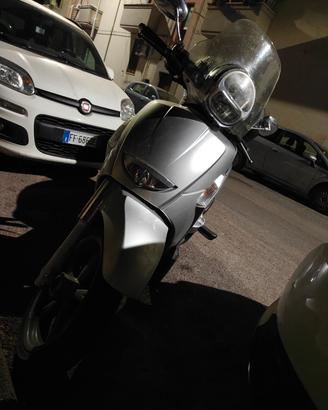  scarabeo 250 1100€ leggermente trattabili 