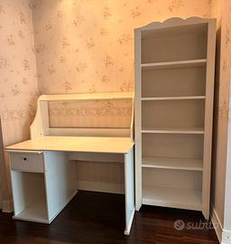 Scrivania e libreria