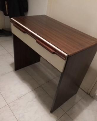 Divanetto poltrona Como con specch tavoli sedie po