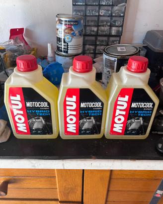 Motul hybrid tech