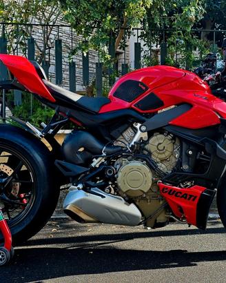 Ducati STREETFIGHTER V4 '23 GARANZIA fino OTT 2027