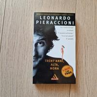 Libro Trent'anni, alta, mora