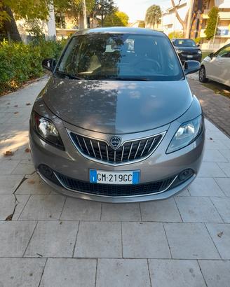 Lancia Ypsilon 1.0 Hybrid Gold