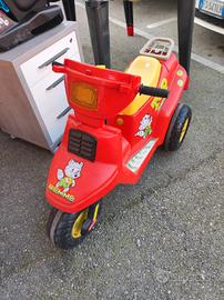 💥Vespa a batteria ( la batteria è nuova) età fino