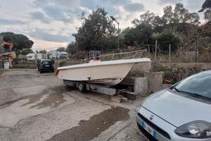 Barca da pesca in vetroresina con licenza