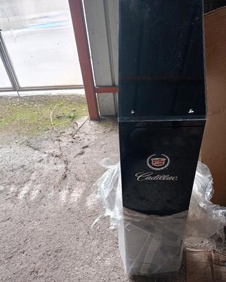 espositore arredo auto Cadillac