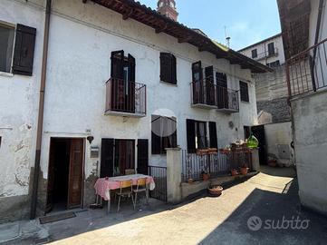 CASA SEMINDIPENDENTE A CASTELL'ALFERO