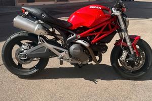 Ducati monster 696