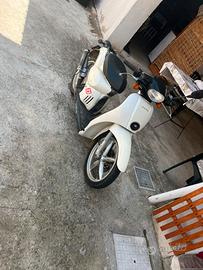 Aprilia scarabeo con motore praticamente nuovo