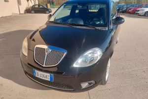 Lancia Ypsilon 1.2 68cv Neopatentati 