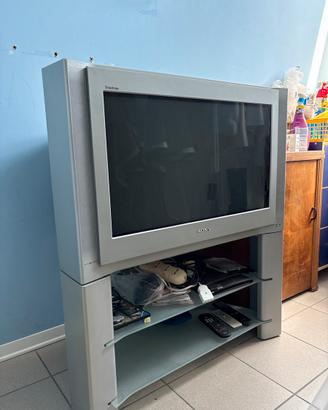 TV tubo cadotico con mobile sony