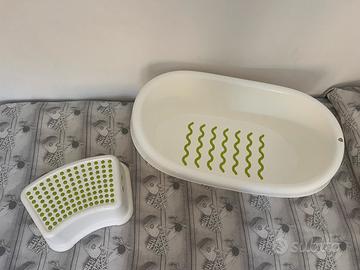 Vaschetta bagnetto e sgabello