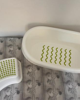 Vaschetta bagnetto e sgabello