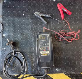 Carica batterie auto