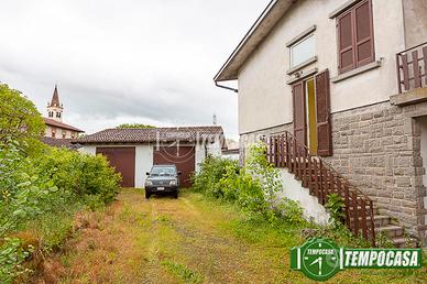 VILLA SINGOLA CON GIARDINO E BOX TRIPLO
