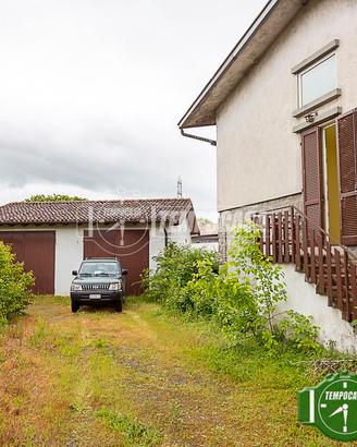 VILLA SINGOLA CON GIARDINO E BOX TRIPLO
