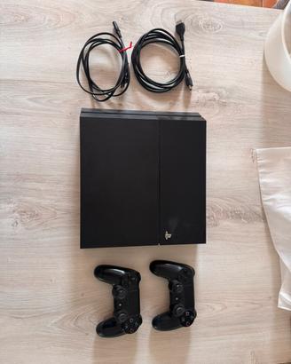 PS4 FAT con due Joystick e cavi originali