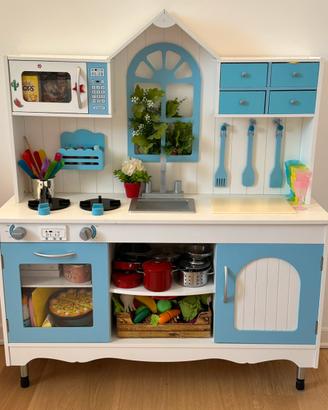 Cucina giocattolo accesoriata
