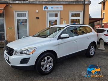 Volvo XC60 2.0 d4 (d3) R-design geartronic