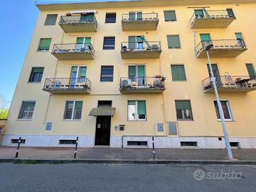 Trilocale ristrutturato con box auto