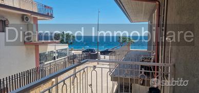 Appartamento con garage a Roccalumera