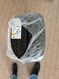 Gomme 4S nexen n blue 4 season 2  175/65 r15 84H