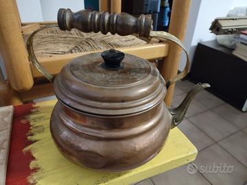 Pratica teiera vintage in rame