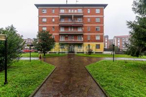 3 LOCALI RISTRUTTURATO IN ZONA RESIDENZIALE