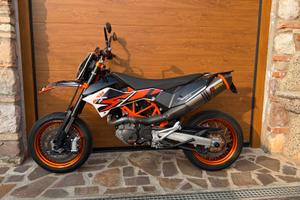 KTM 690 SMC R / Guidabile con patente A2
